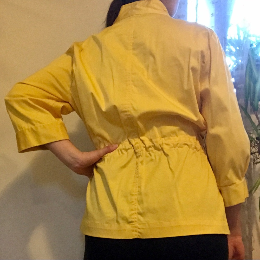 yellow jacket 💛 - Picture 5 of 7